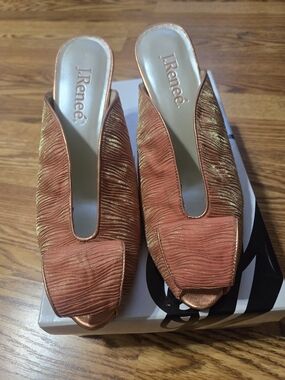 J.Renee Women's Copper Textured Slide Heels